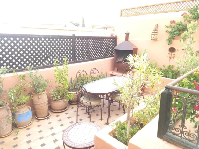 Terrasse d'un riad a marrakech au coeur de la médina